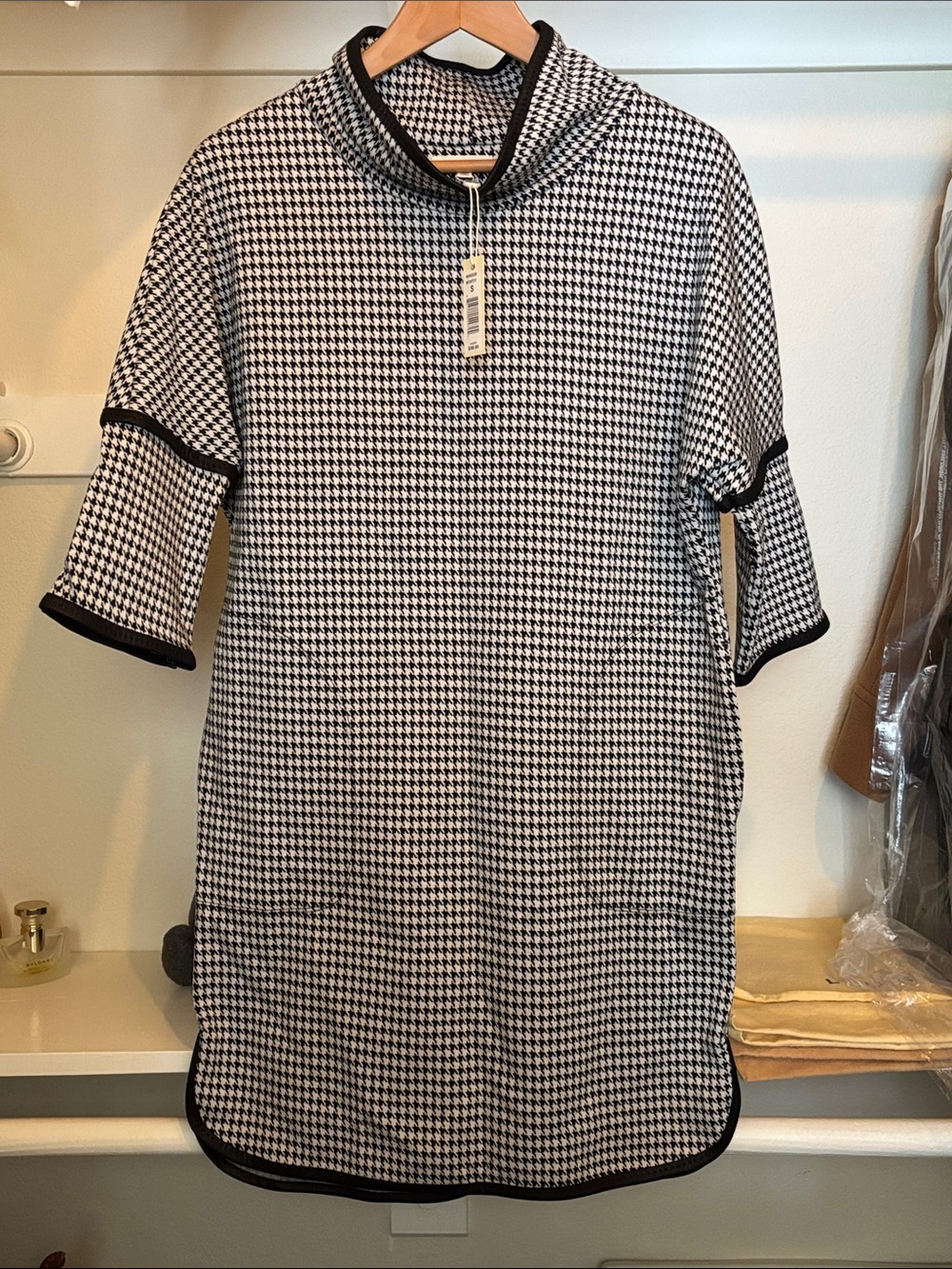 Max Studio Black & White Houndstooth Short-Sleeve Tunic